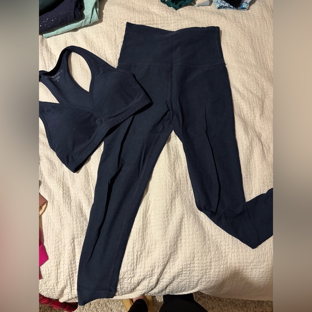 Beyond Yoga Navy Set
